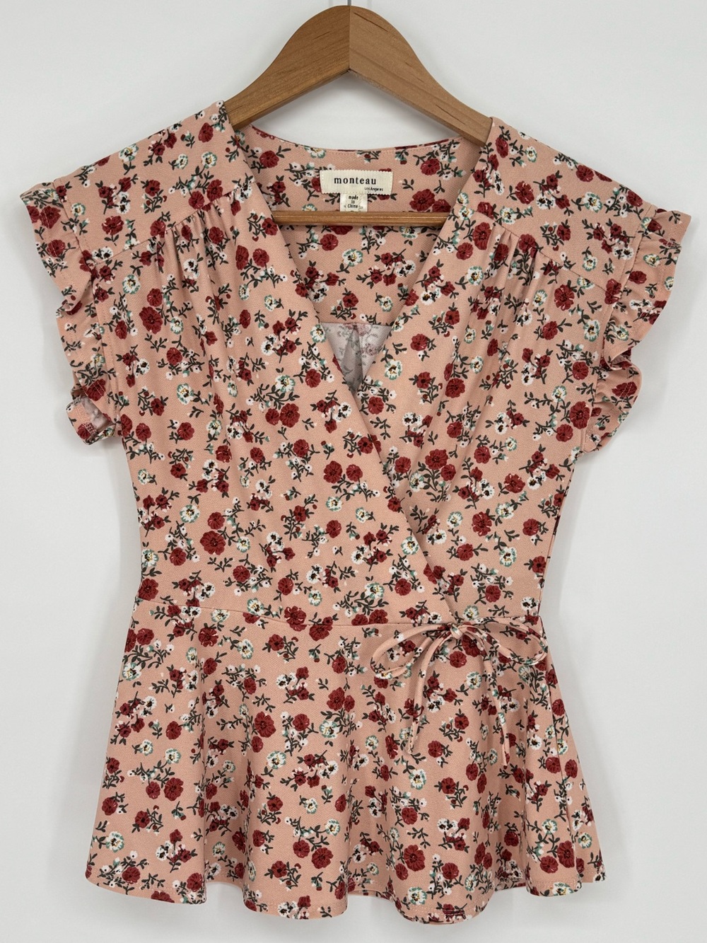 Monteau Los Angeles Women’s S Pink Floral V-Neck Flutter Sleeve Peplum Top
